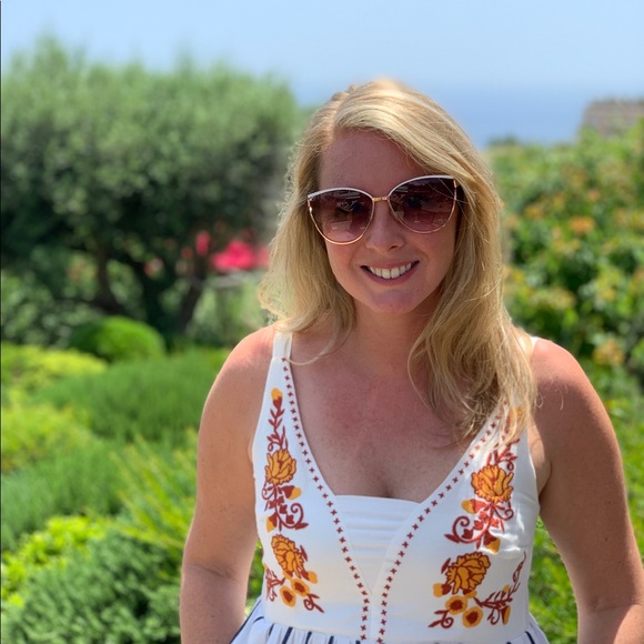 Meet your Posher, Amy - Picture 6 of 8